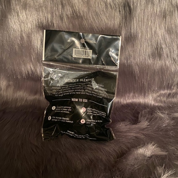 Pink Wonder Blender Makeup Sponge - Picture 3 of 3